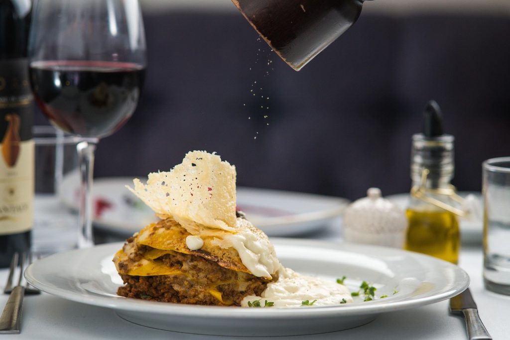 Een kleine horecakeuken in Amsterdam zo voorkom je dat de ruimte je tempo bepaalt
